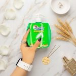 کرم موبر بدن حاوی عصاره خالص آلوئه ورا برای حفظ رطوبت پوست.