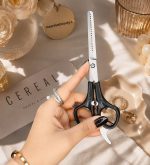 قیچی پیتاژ دوطرفه مو مناسب ایجاد حالت طبیعی و لایه‌ای در مو